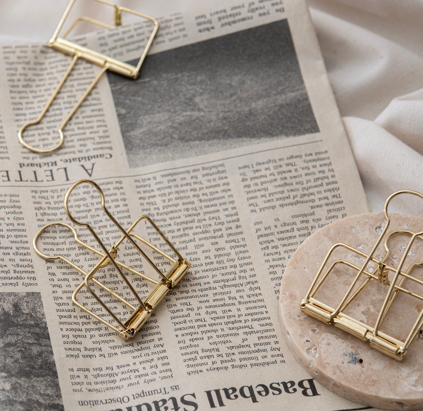 Gold Paper Clips (6 pcs)