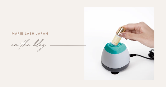 グルーを均一に混ぜて施術品質を安定させるマツエク用グルーシェーカーの使用イメージ