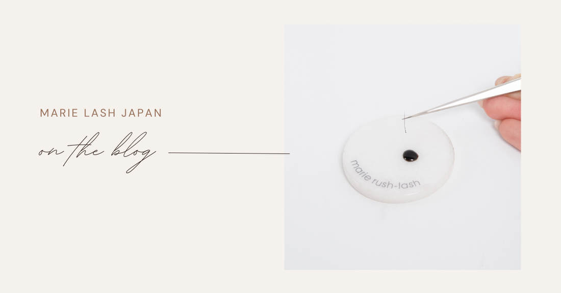 エクステ根元に丸みのあるグルーが付着した、持ちが安定しやすい正しいグルー量の例