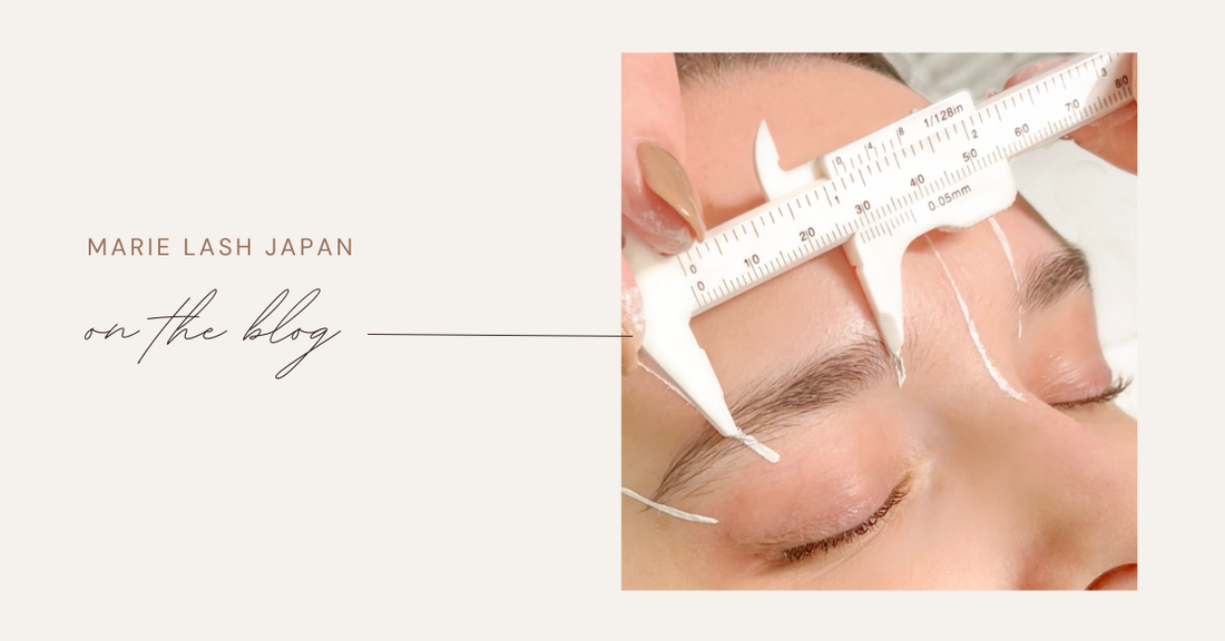 ノーグルーBOMラミネーション対面セミナーで眉パーマとデザインで立体眉を学ぶ様子